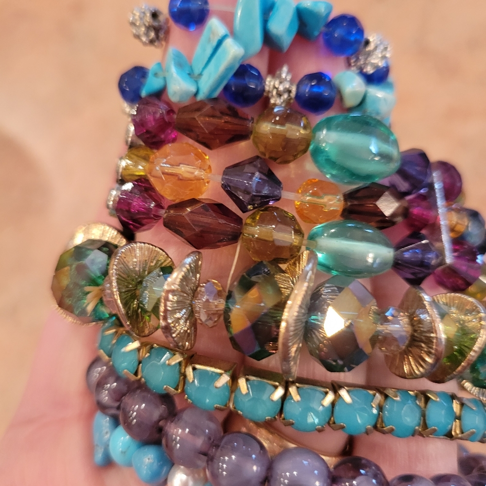 Bundle of Bracelets! Beads & Baubles! Blue ~ Green ~ Iridescent ~ Wow! - Picture 9 of 12